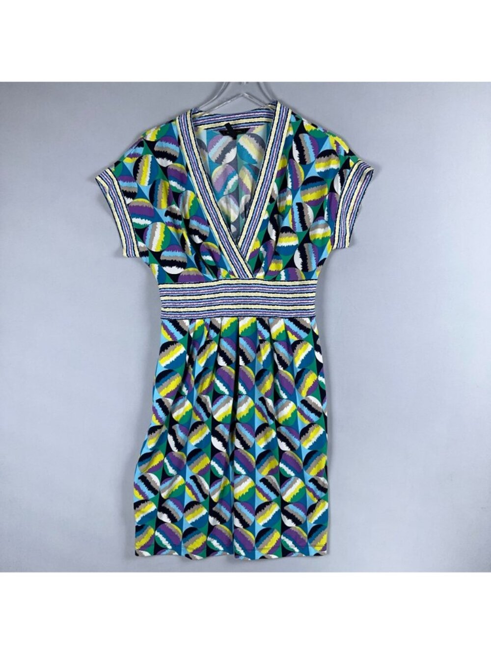 BCBGMAXAZRIA Dress Size Medium Multicolored Geometric Print Short Sleeve V-Neck - Picture 2 of 9